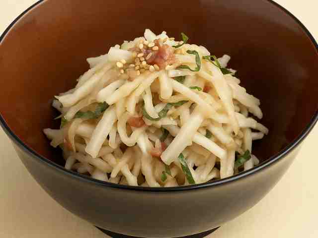 切り干し大根と長芋の梅あえ