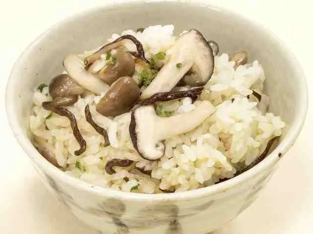きのこの混ぜご飯