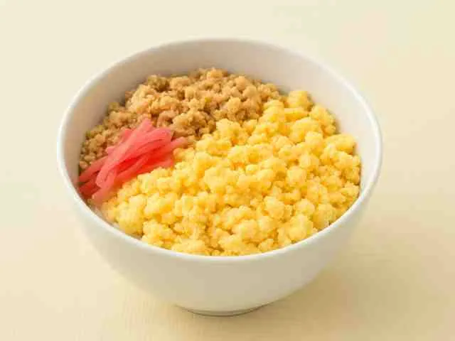2色そぼろ丼