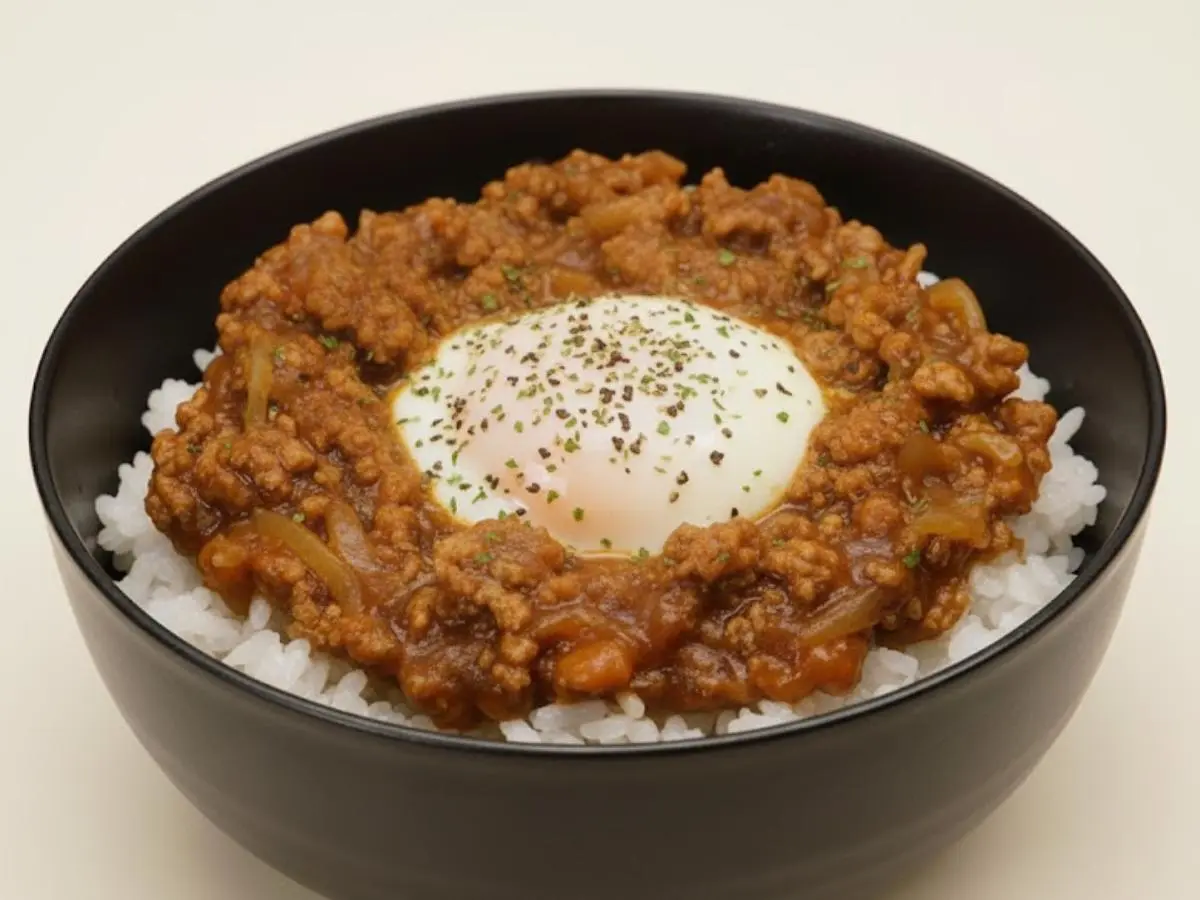 煮込みハンバーグ風丼