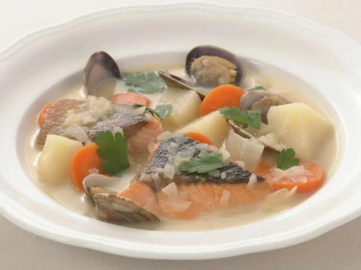 秋鮭と根菜のバター風味煮