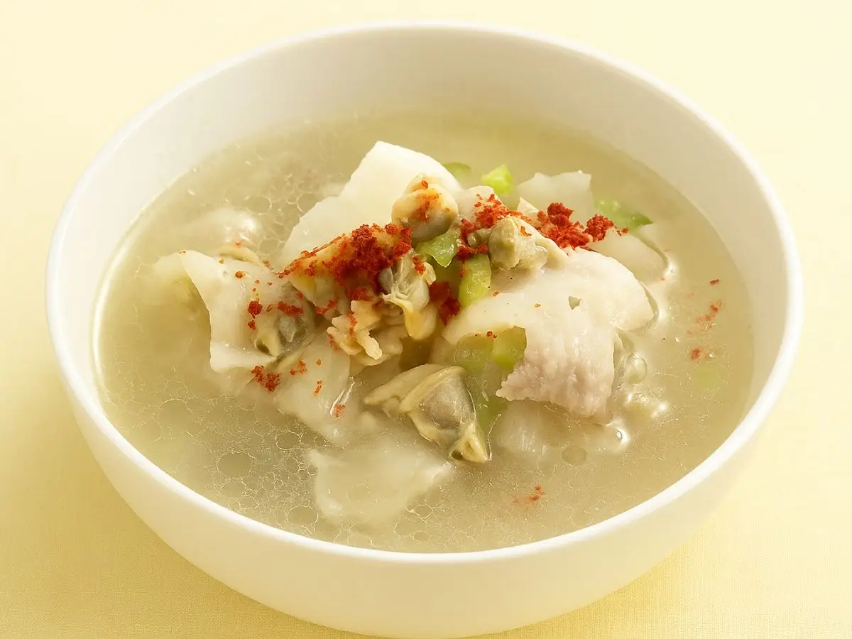 大根と豚バラとあさりのスープ