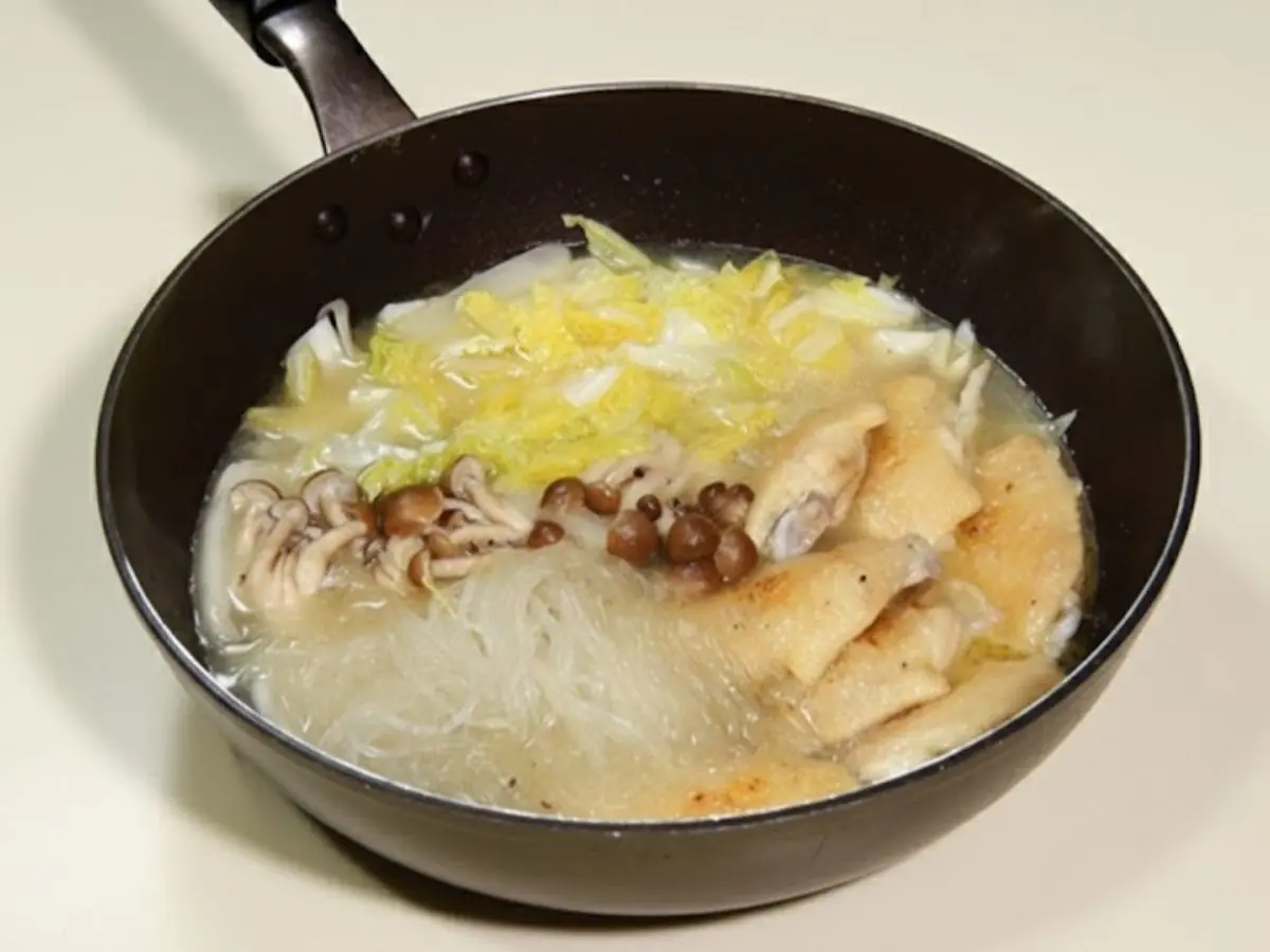 とろ白菜と鶏手羽中のスープ煮