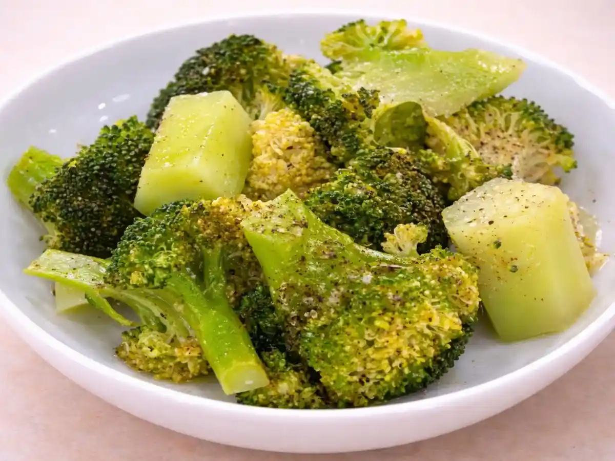 ブロッコリーのホットサラダ