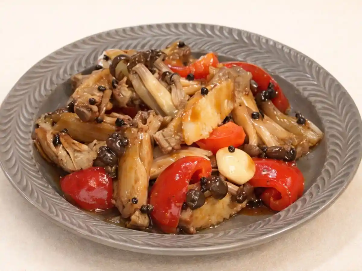 鶏スペアリブときのこパプリカの甘酢煮