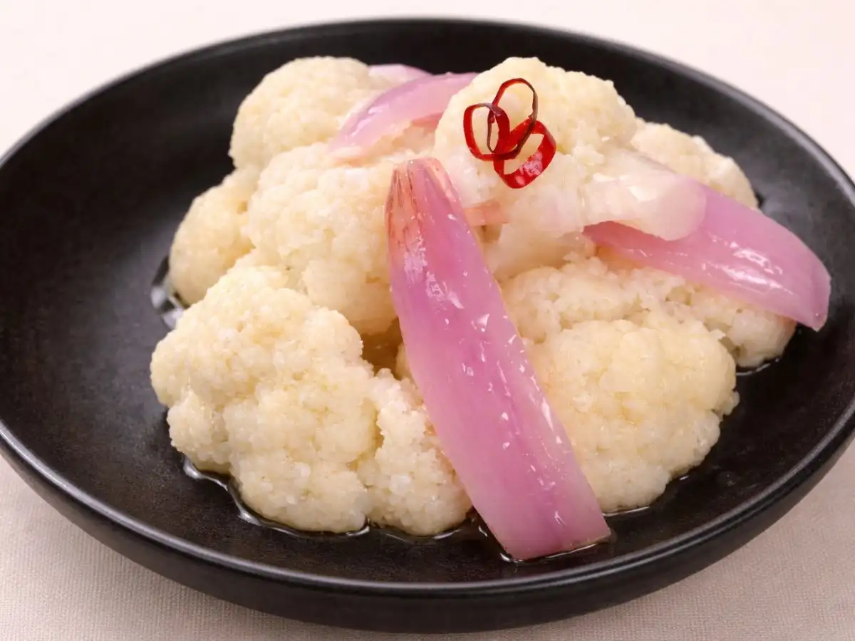 カリフラワーと紫たまねぎのマリネ