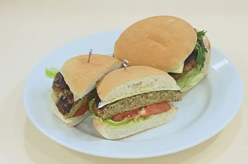 【あさイチ】イワシバーガー（味付きイワシ缶のハンバーガー）のレシピ シモ（下柳剛）さんのみんなゴハンだよ