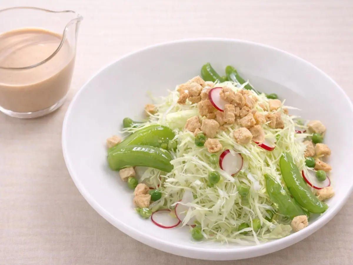 キャベツとスナップえんどうのマスタードドレッシング