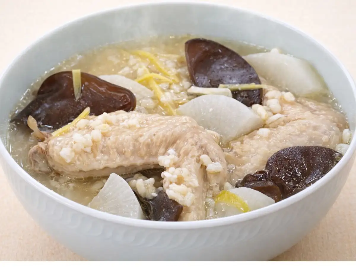 鶏手羽のサムゲタン風