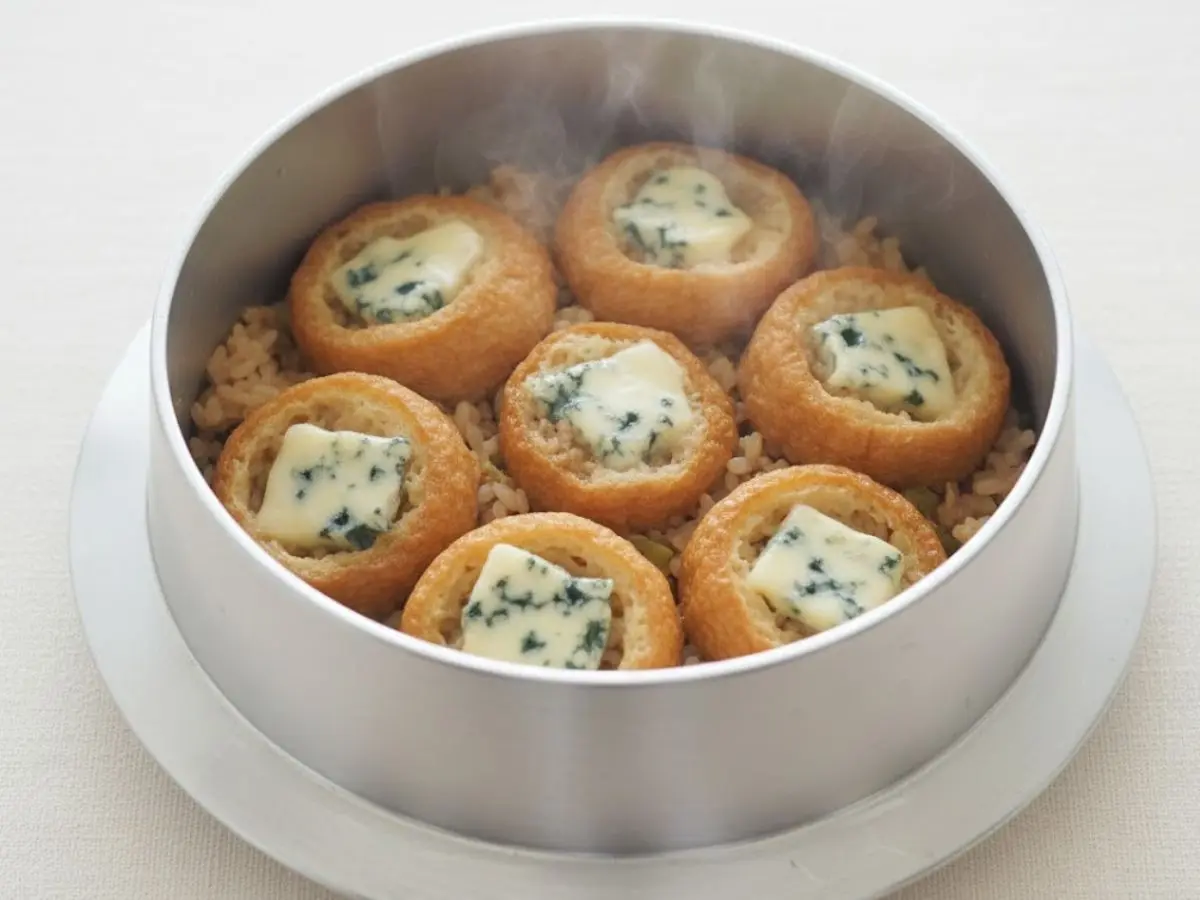 ブルーチーズ薫る焼き味噌＆油麩釜飯