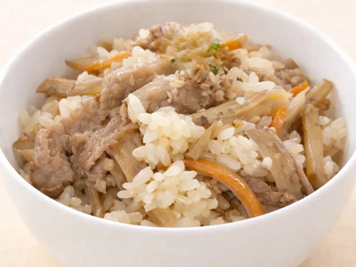 ごぼうと牛肉の炊き込みご飯