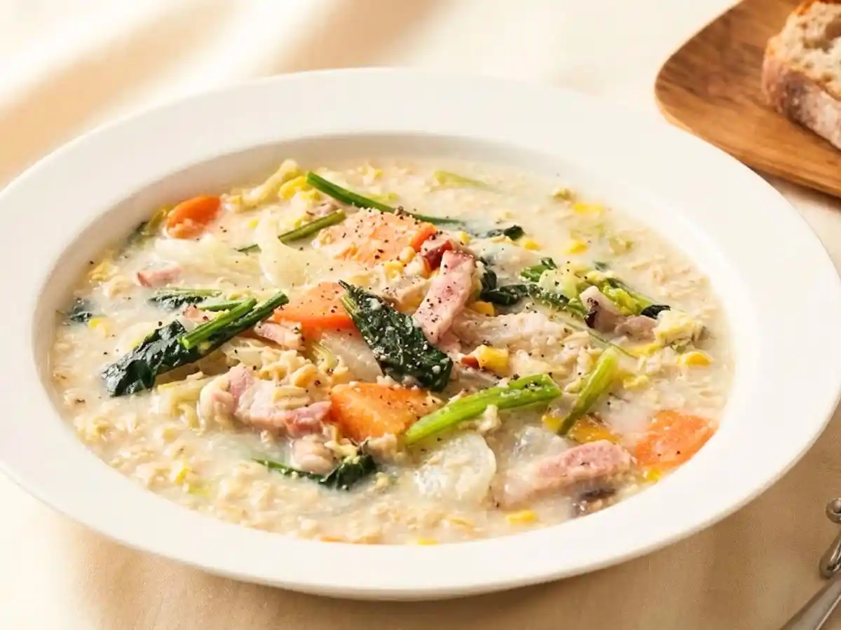 野菜とオートミールのスープ