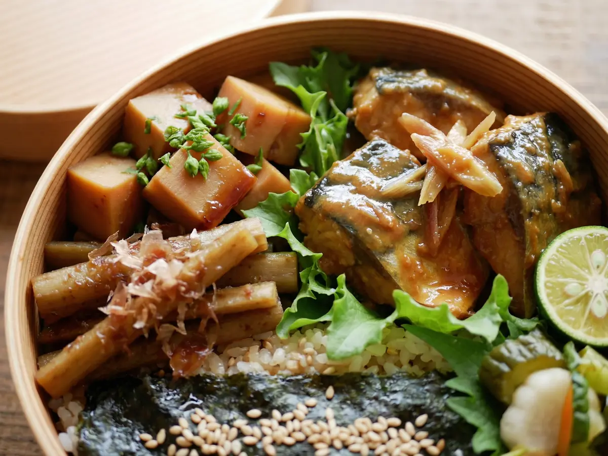 さばのレンジみそ煮弁当