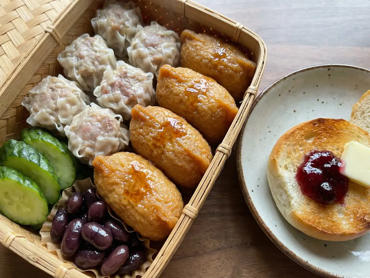 シューマイとおいなりさん弁当