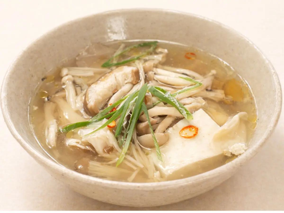 塩きのこで作る豆腐ときのこの中華スープ