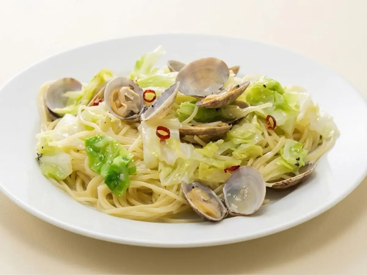 春キャベツとアサリのペペロンチーノ