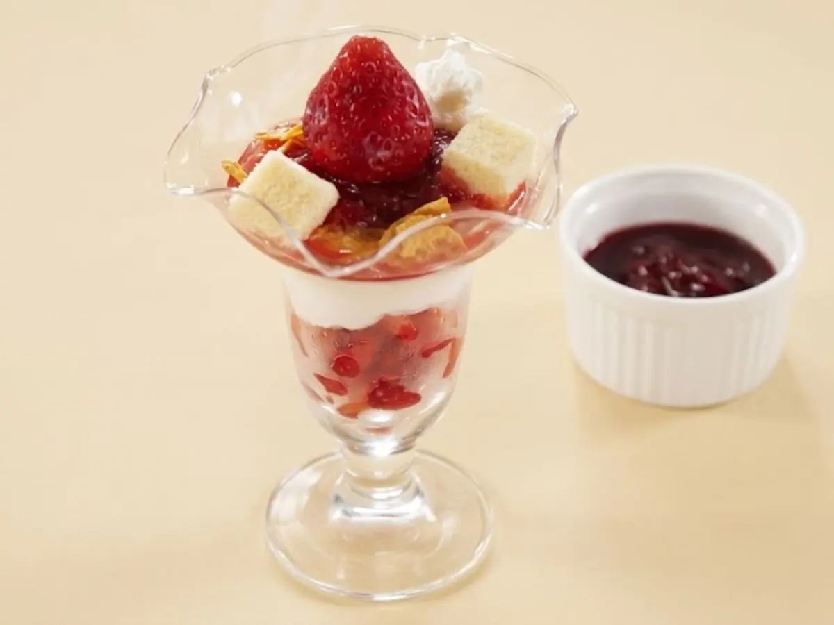 いちごパフェ
