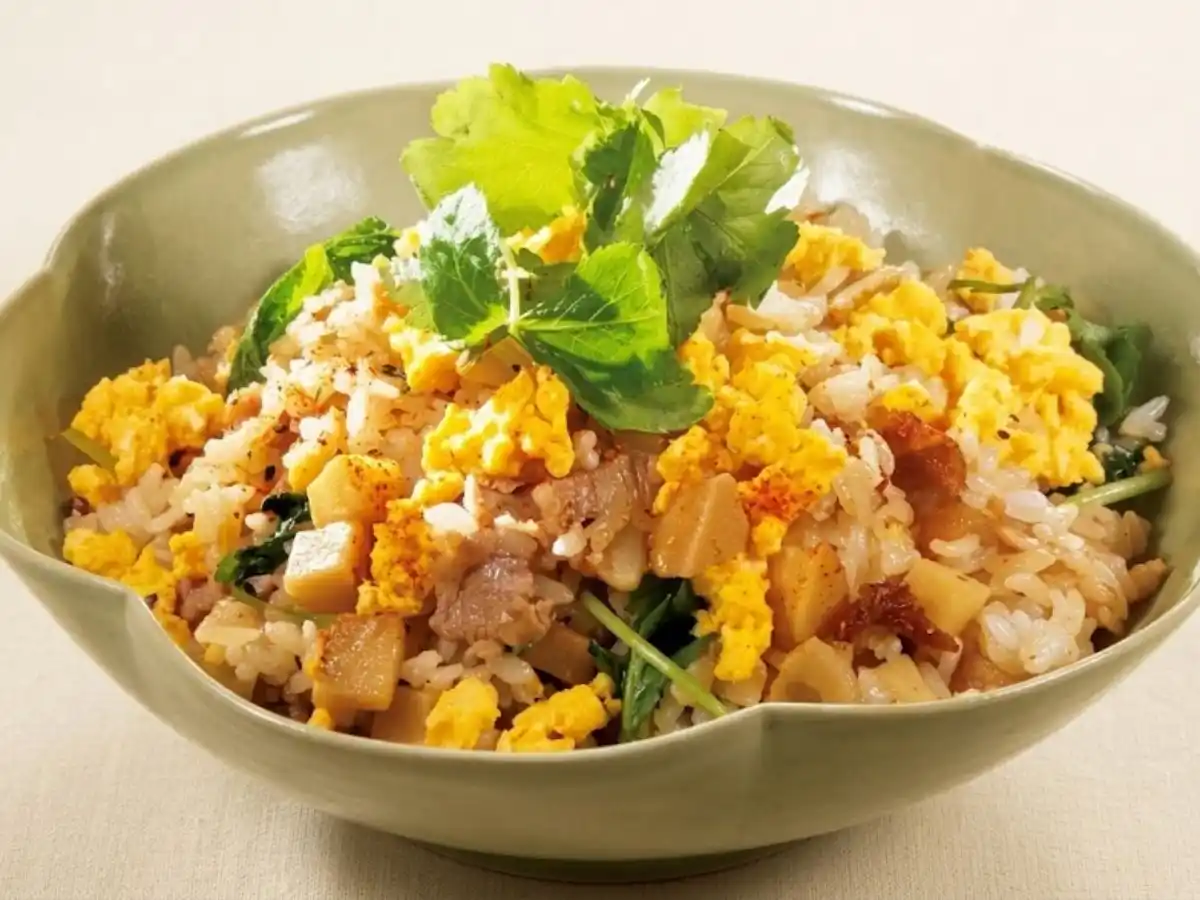 卵とたけのこの混ぜご飯