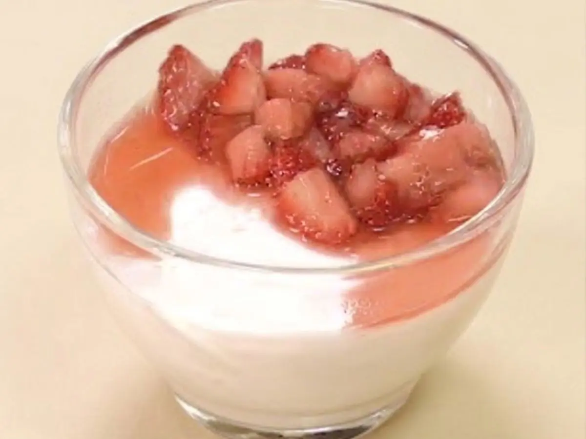 ダブルいちごのムースケーキ