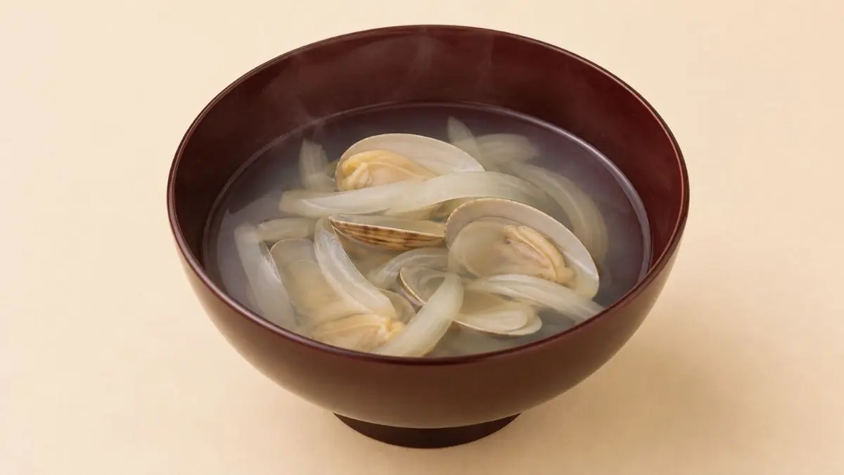 あさりと新玉ねぎの汁物