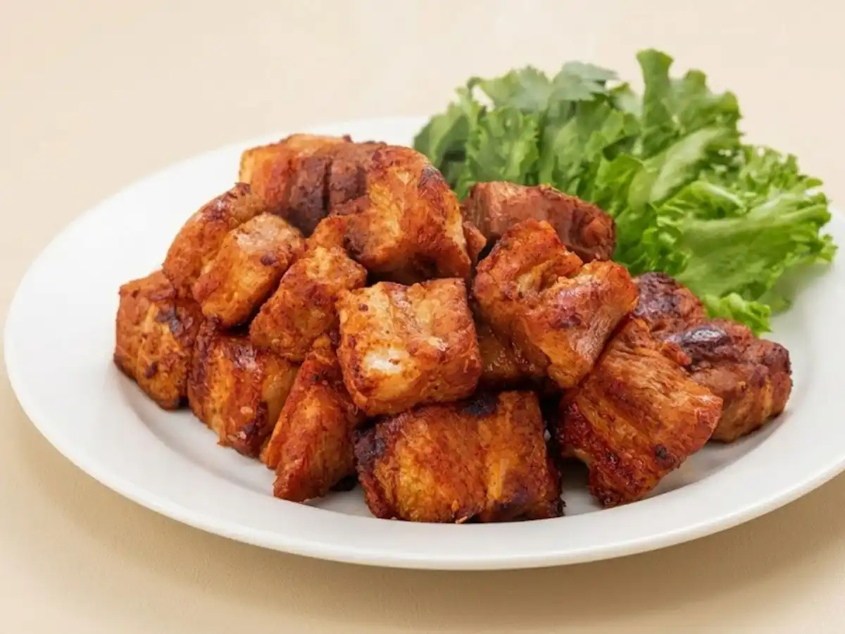 豚バラ肉のリヨン（煮込み揚げ）