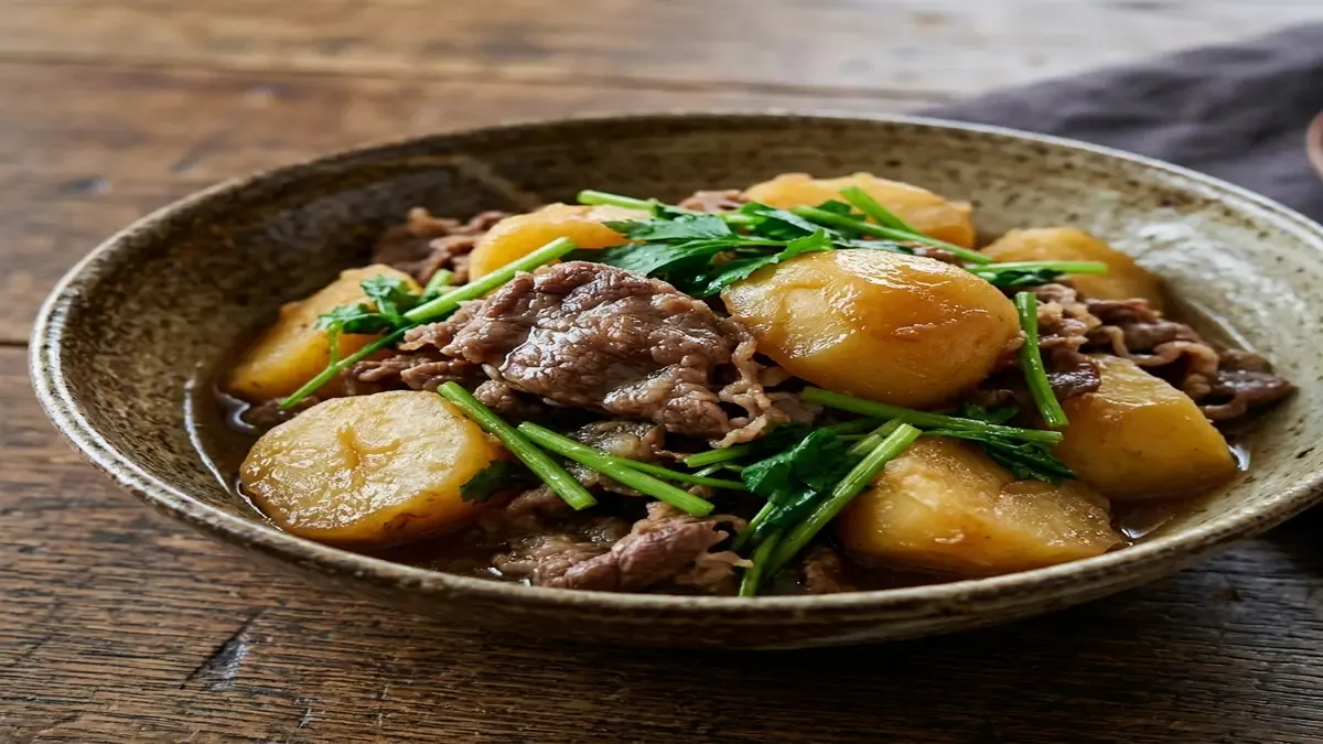 牛肉とじゃがいもの煮物