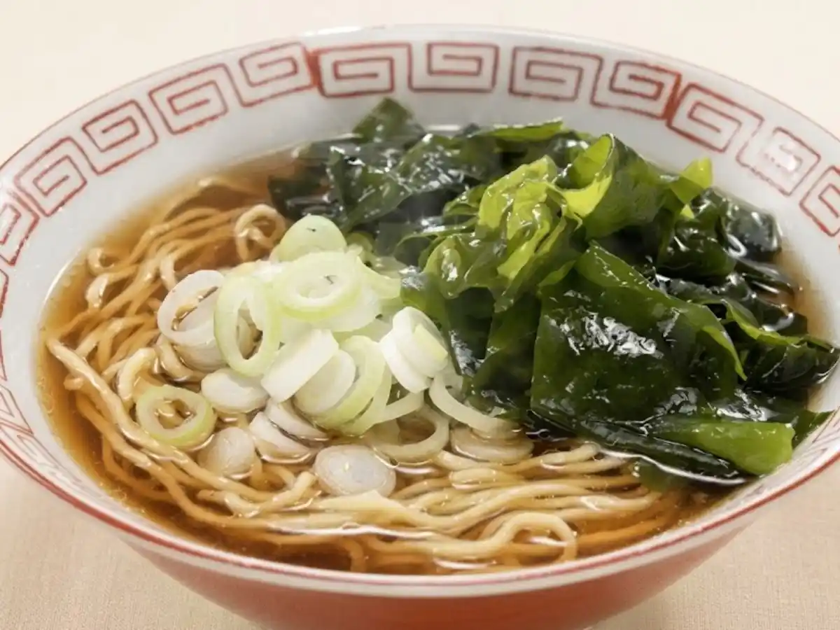 わかめ醤油ラーメン
