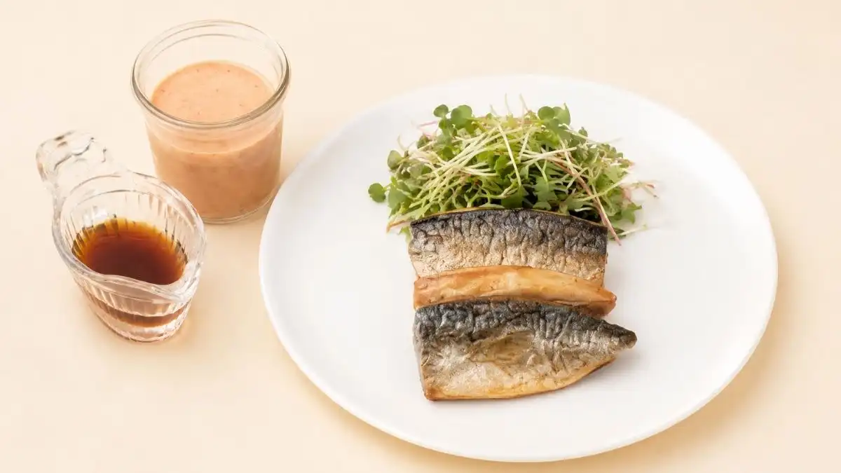 青魚の揚げ焼き2種のソース