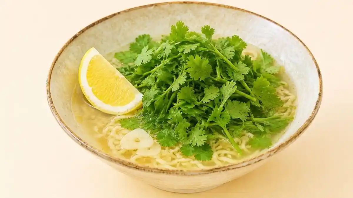 パクチーレモン塩ラーメン