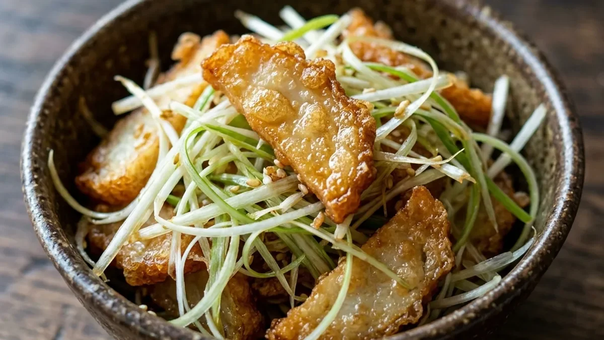 揚げかまぼことねぎのあえ物