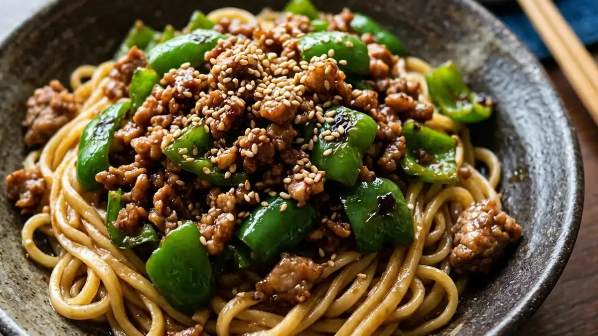 ひき肉とピーマンの梅コチュ麺