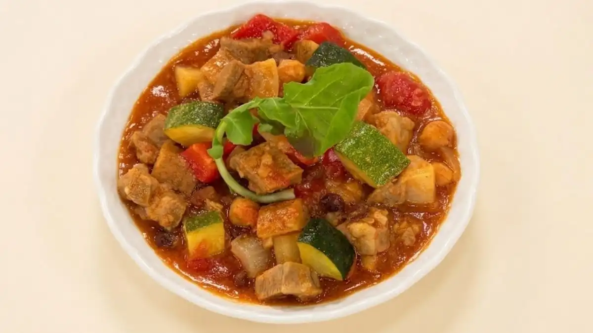 即席塩レモンの豚肉トマト煮込み