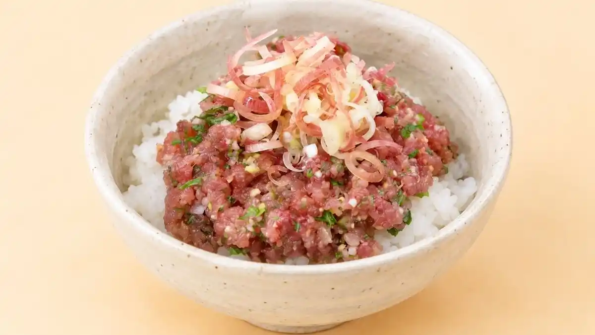 かつおをたたく丼