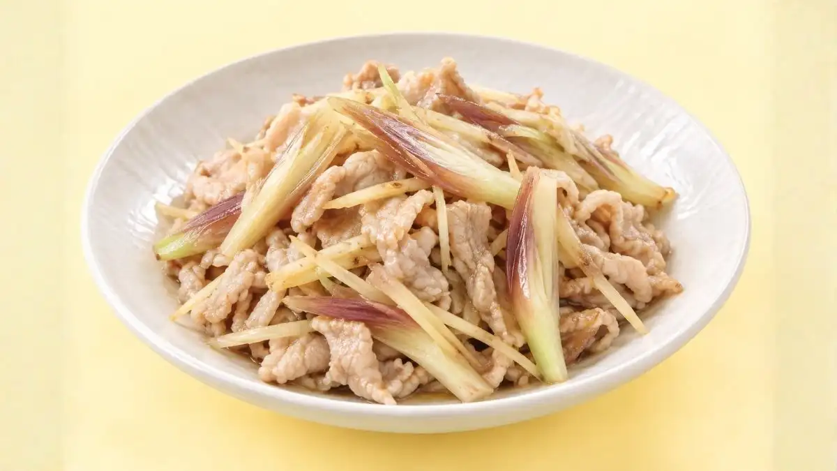 ミョウガの和風青椒肉絲