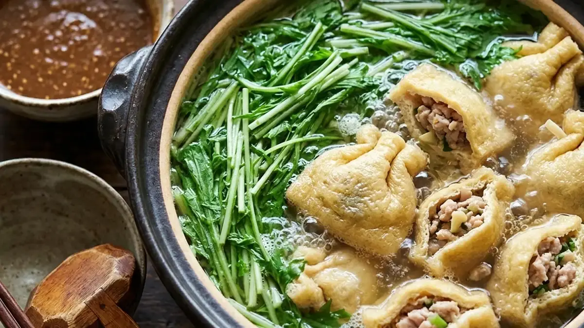鶏ひき肉の油揚げ包みと水菜鍋